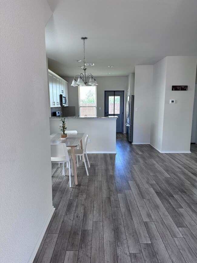 Photo - 508 Black Alder St
