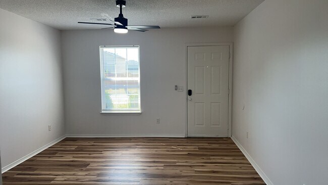 Photo - 3302 SW Landau Ct Unit 3302 SW Landau Ct Apt 2