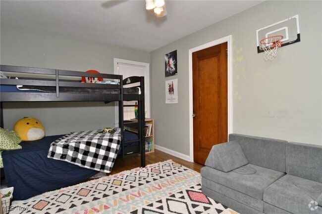 Building Photo - 2408 Eardley Rd Rental
