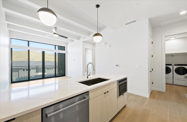 Building Photo - 4340 E Haystack St