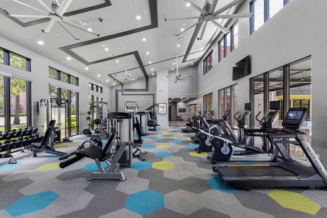 Maitland Pointe