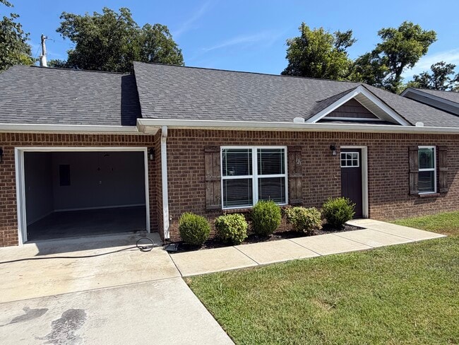 Building Photo - 125 Dogwood Ct Unit Shelbyville Condo