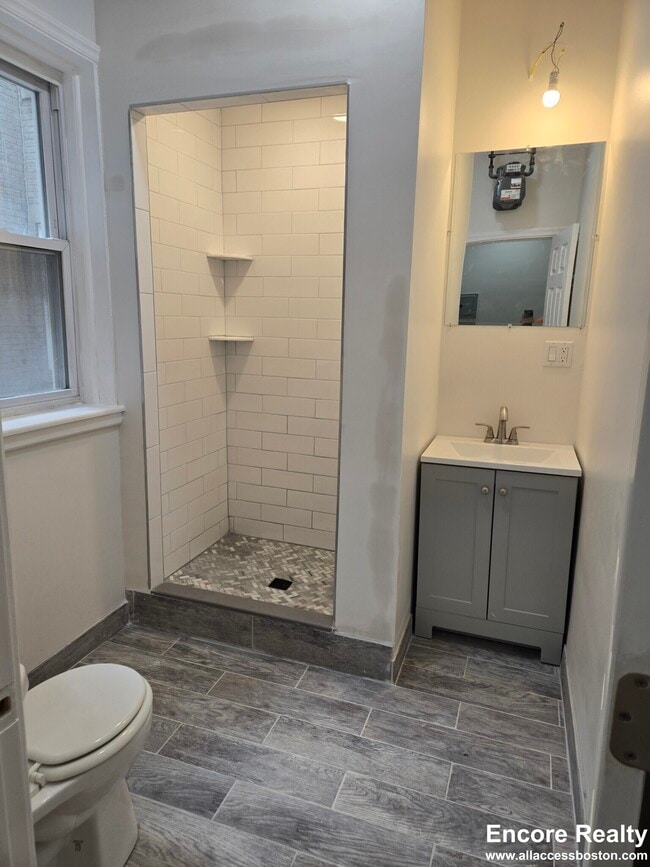 Building Photo - 1193 Commonwealth Ave Unit 11