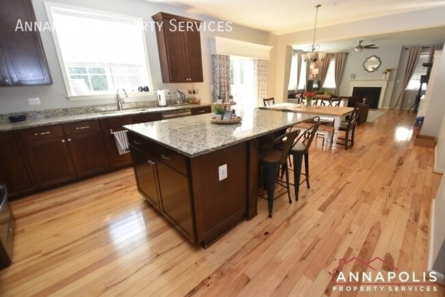 Photo - 917 St Martins Loop