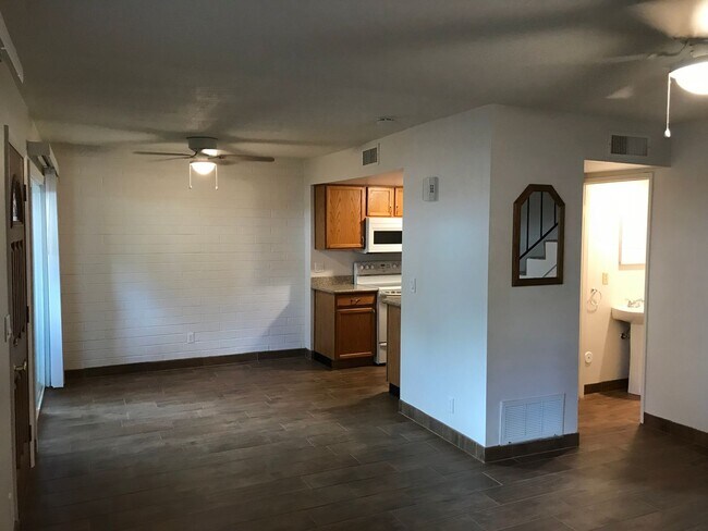 Photo - 2 bed 1.5 townhouse Scottsdale