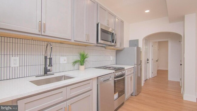 Building Photo - 1629 West Virginia Ave NE Unit 3