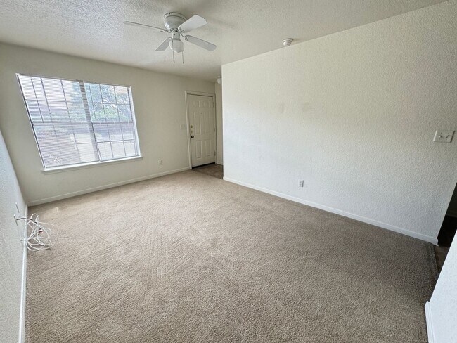 Photo - 3701 Ys Pak Ct Unidad B