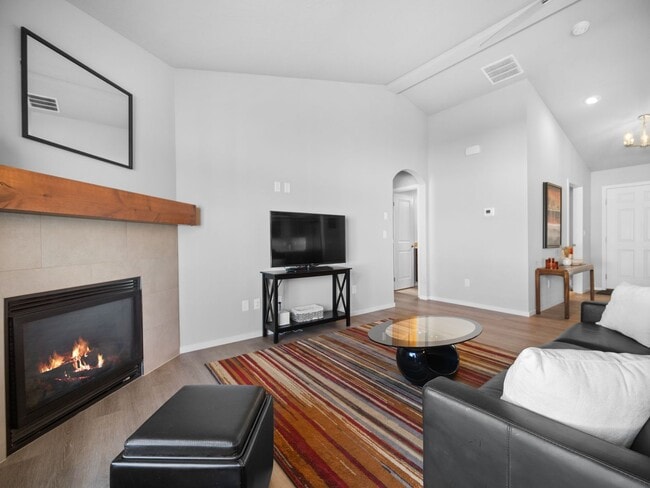 Photo - 3 bedroom/2 bathroom home in Spokane Valley (Furnished)