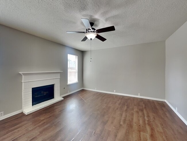 Photo - 18810 Woodglen Shadows Dr