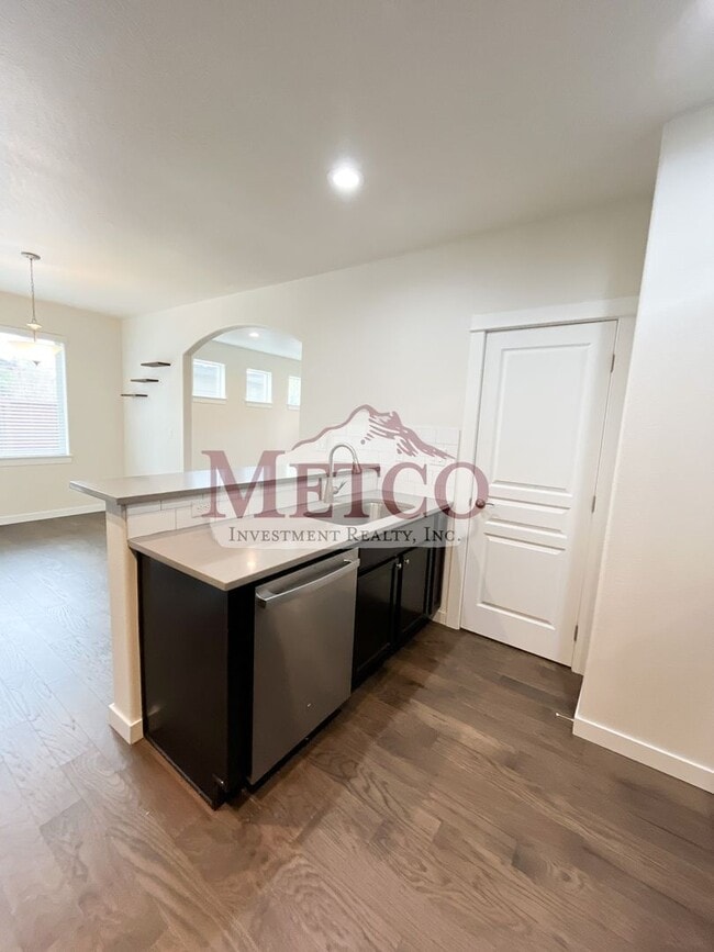 Photo - FOR RENT: Beautiful Coburg 3 Bed / 2.5 Bath Craftsman!