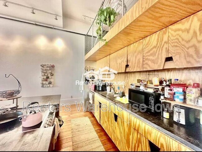 Photo - 522 1/2 E Grand Ave