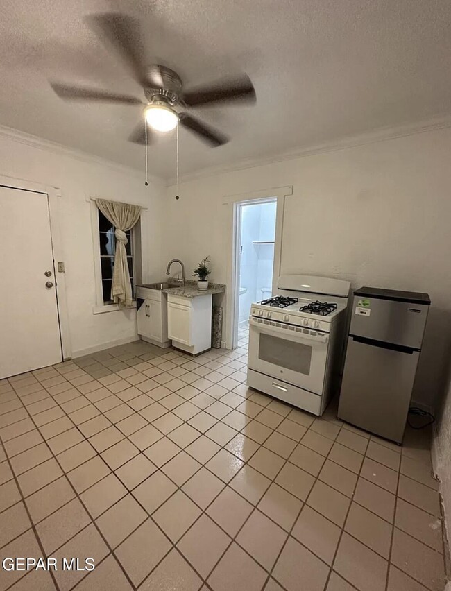 Photo - 160 Arnold Pl