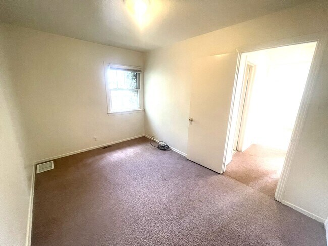 Photo - (2539 10th Ave Ct.)