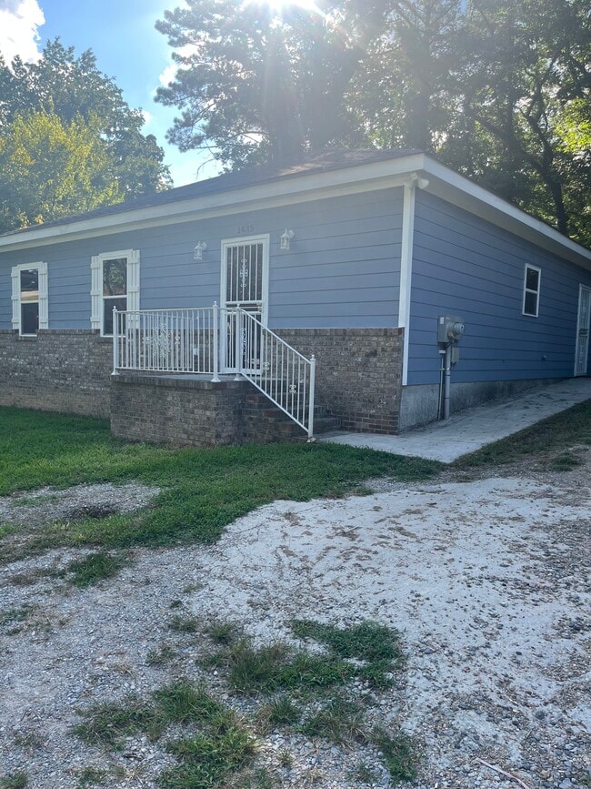 Building Photo - 1435 Lillian Ln Rental
