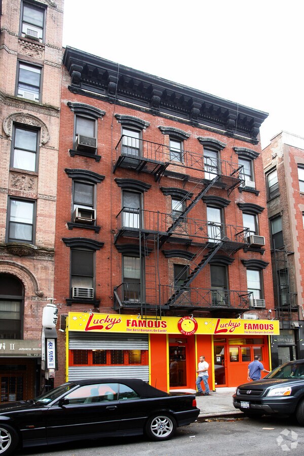 Photo - 370 W 52nd St Apartments