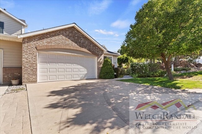 Photo - Stylish and Move-In Ready 2-Bedroom Townho...