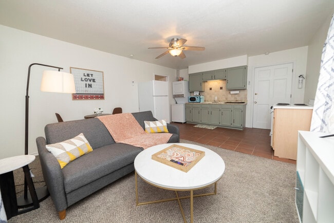 Building Photo - 102 Lovera Blvd Unit 102 Lovera #2