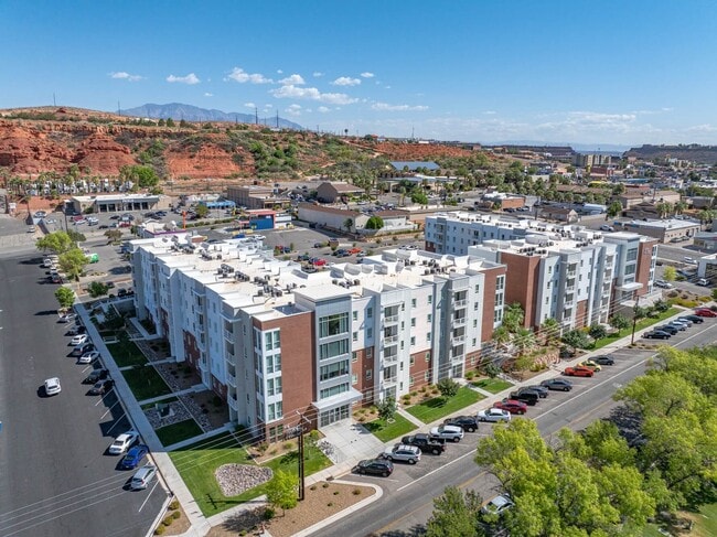 Photo - 605 Place Student Housing & Co-Living