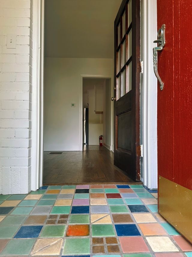 Entry Foyer - 42 Center St Unit #A