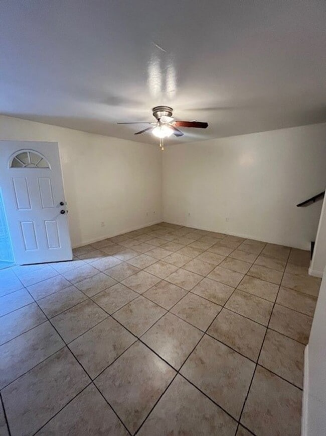 Photo - 725 L St Unit A