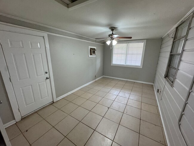 Photo - Updated 3 Bedroom home in Central Park