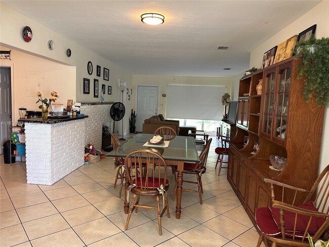 Photo - 1428 Hayes St