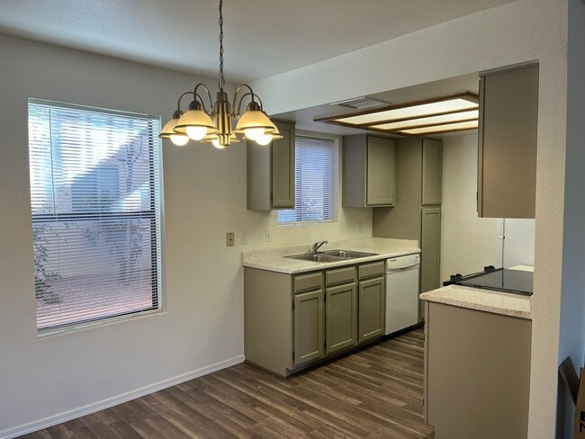 Photo - CONDOMINUM - OAK CREEK ESTADOS-VILLAGE OF ...