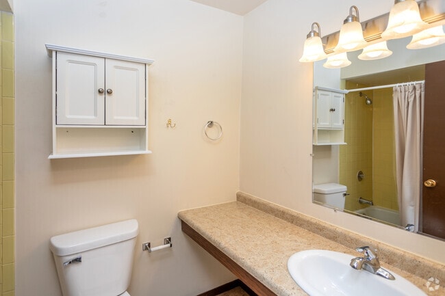 2BR, 1BA