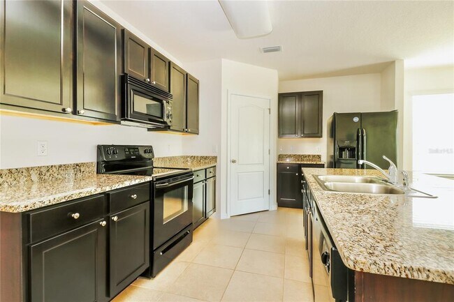 Photo - 4104 Bramblewood Loop