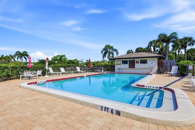 4535 Longwater Chase Unidad 18