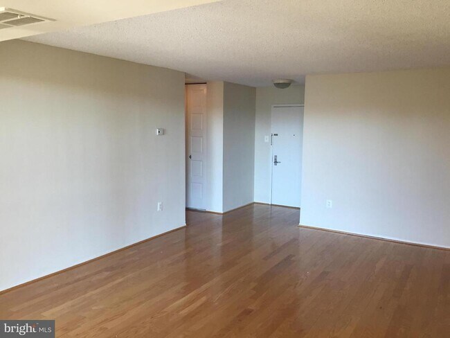 Photo - 4500 S Four Mile Run Dr Unit 918