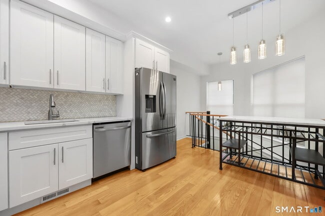 Photo - 132 Hope St Unidad C