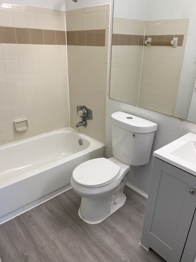 Photo - 1956 Lake Atriums Cir