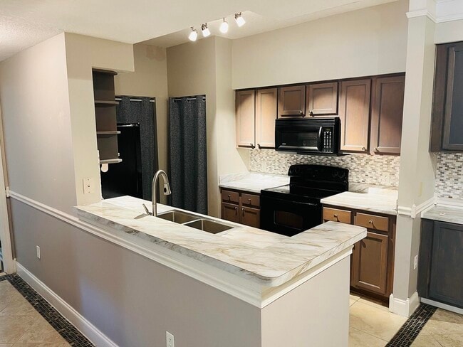 Photo - 6101 Myrtlewood Cir W