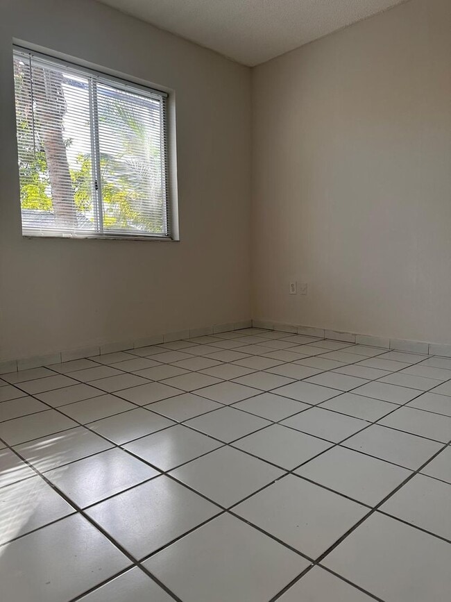Kina Hialeah Apartments