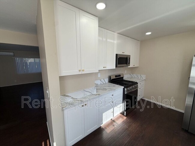 Photo - 256 Euclid Pl Unit B