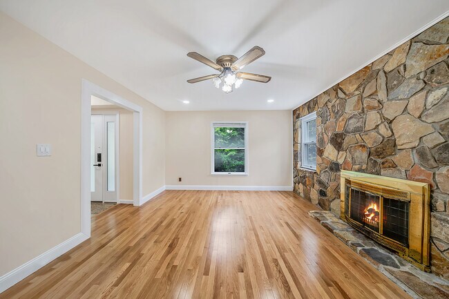 Photo - 2 Berkeley Pl