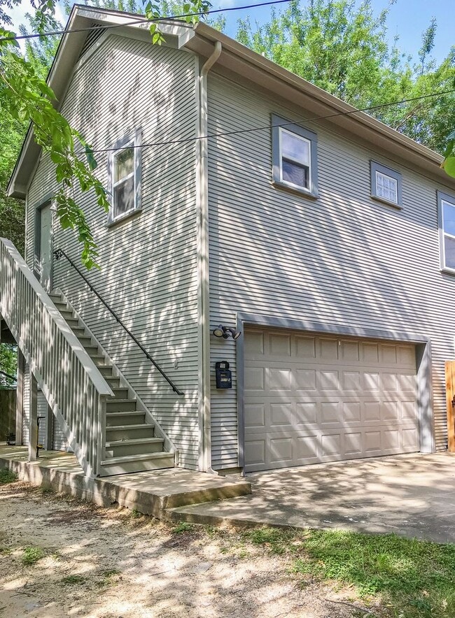 Building Photo - 4515 Avenue G Unit B