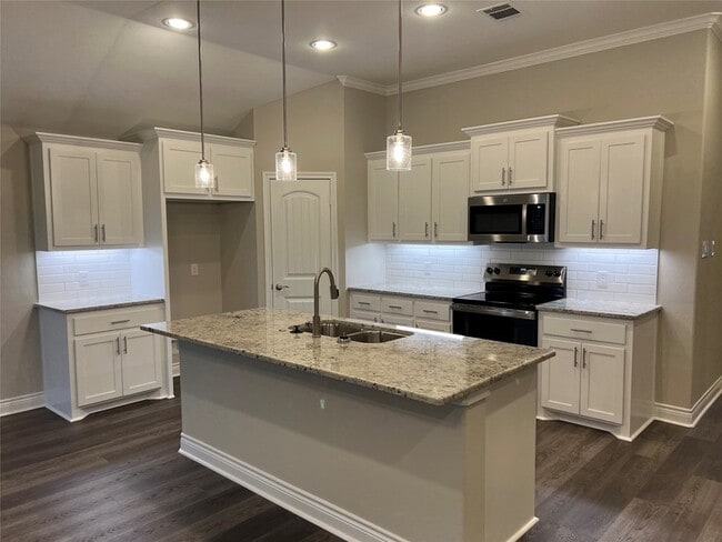 Photo - 1205 Brad Kellar D