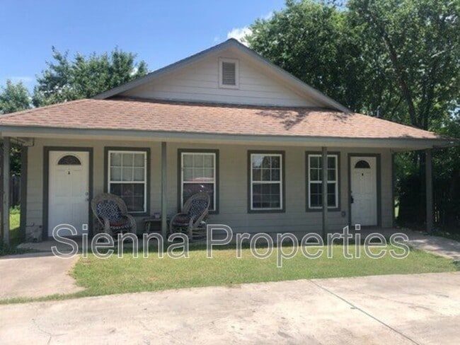 Building Photo - 6506 Santos St Unit A