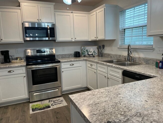 Photo - 448 Eisenhower Dr