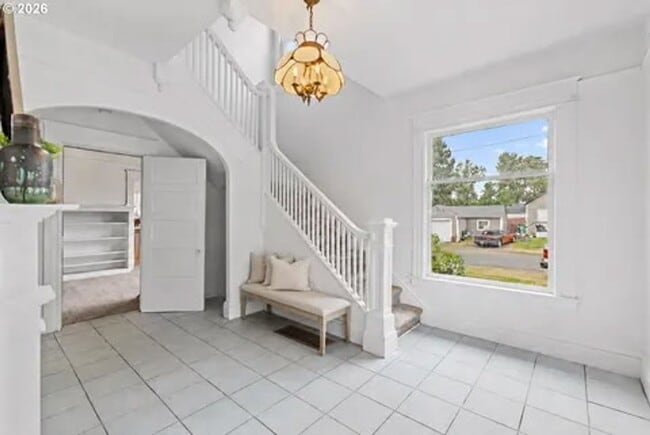 Photo - Charming 3 bed, 2 bath + Den rental home in Milwaukie!
