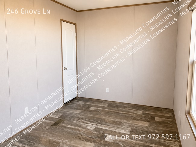 Photo - 246 Grove Ln