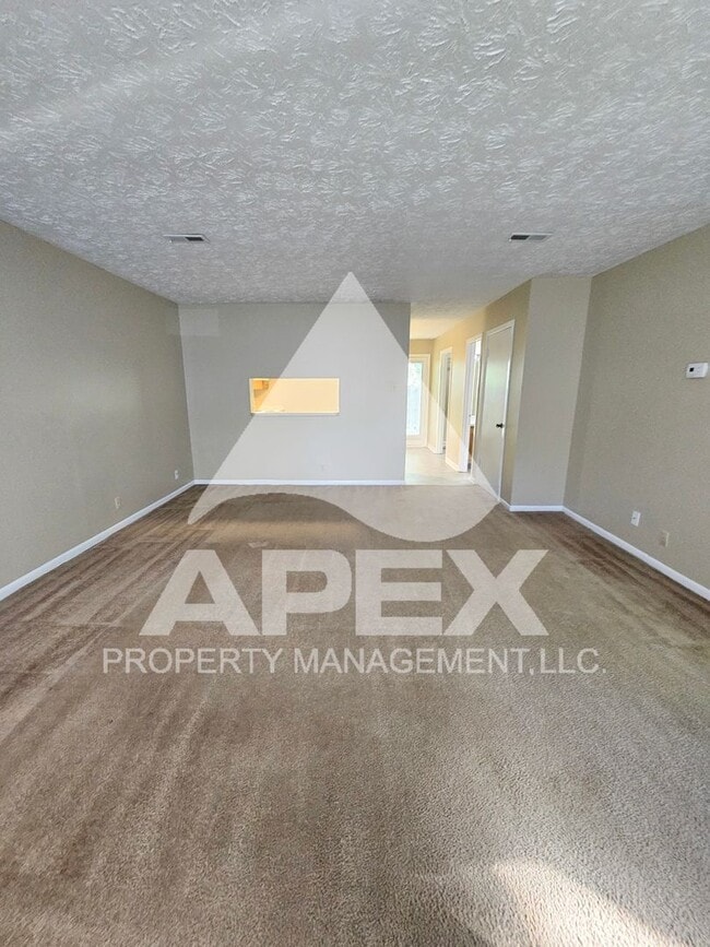 Photo - Spacious 2-Bdrm 1.5 Ba Townhouse style Condo in West Knoxville! End Unit!