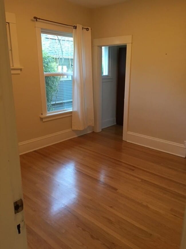Photo - Great location 3 bed 1 bath home in Queen Anne