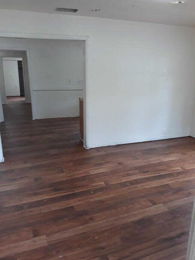 Photo - 403 Walnut St