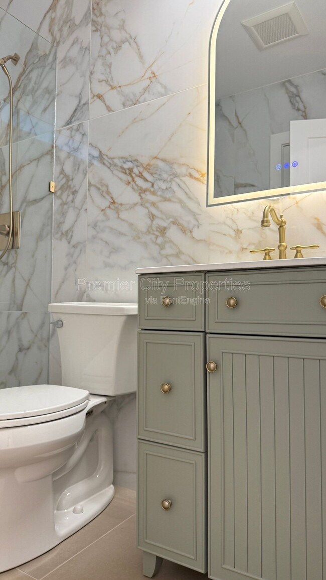 Photo - 240 Mcgregor Ave Unit 2