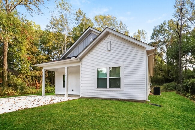 Photo - 621 Burrington Ct