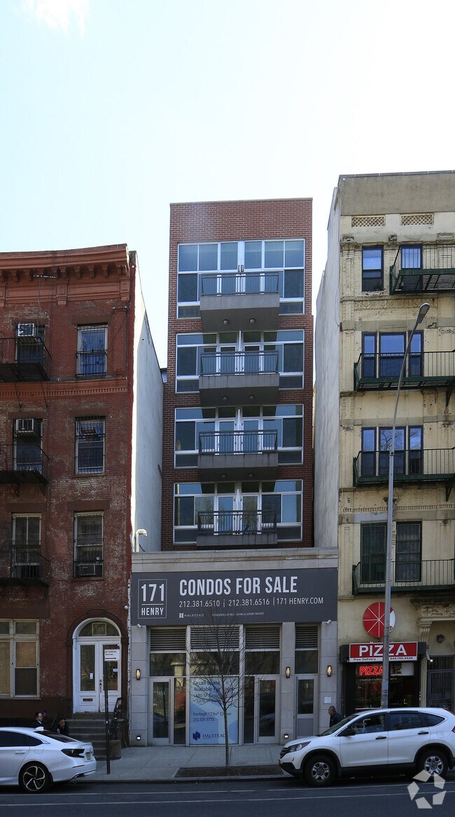Photo - 171 Henry St