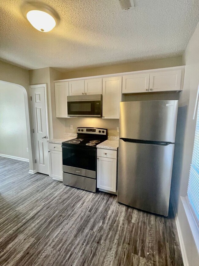 Photo - Adorable 3 bedroom 2 bath Ranch style home...